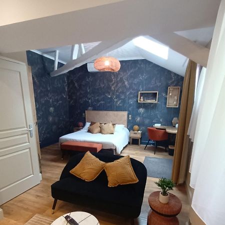 Logis Hotel La Breche - Restaurant Berthelot Amboise Buitenkant foto