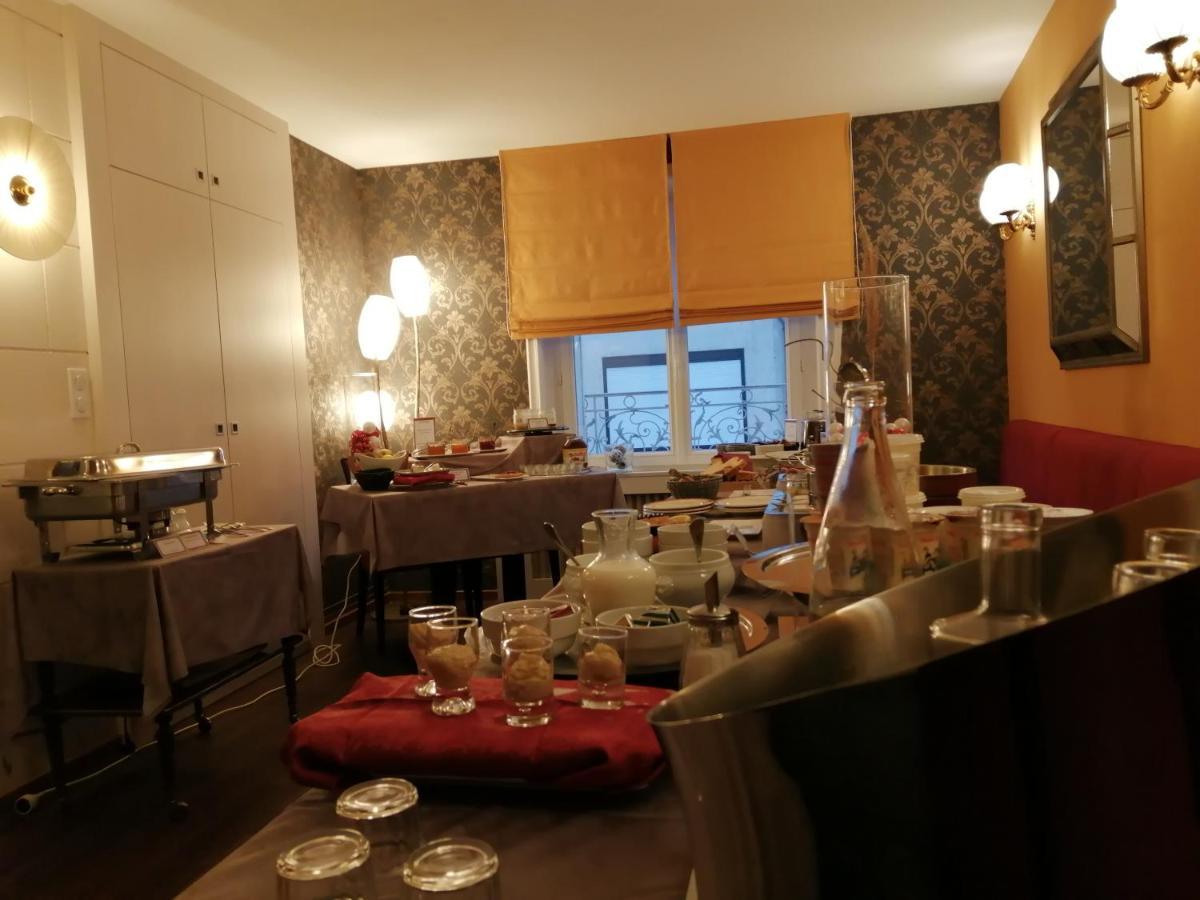 Logis Hotel La Breche - Restaurant Berthelot Amboise Buitenkant foto