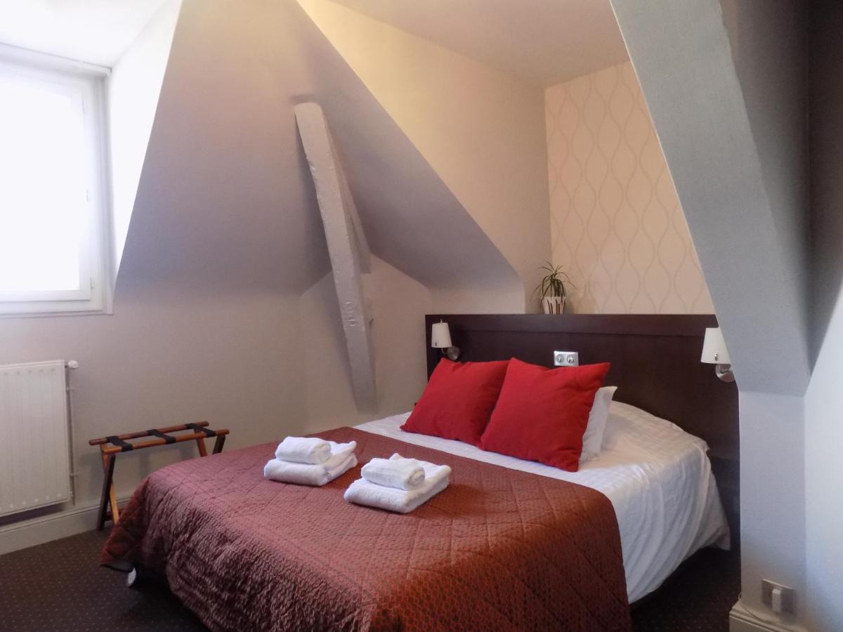 Logis Hotel La Breche - Restaurant Berthelot Amboise Buitenkant foto