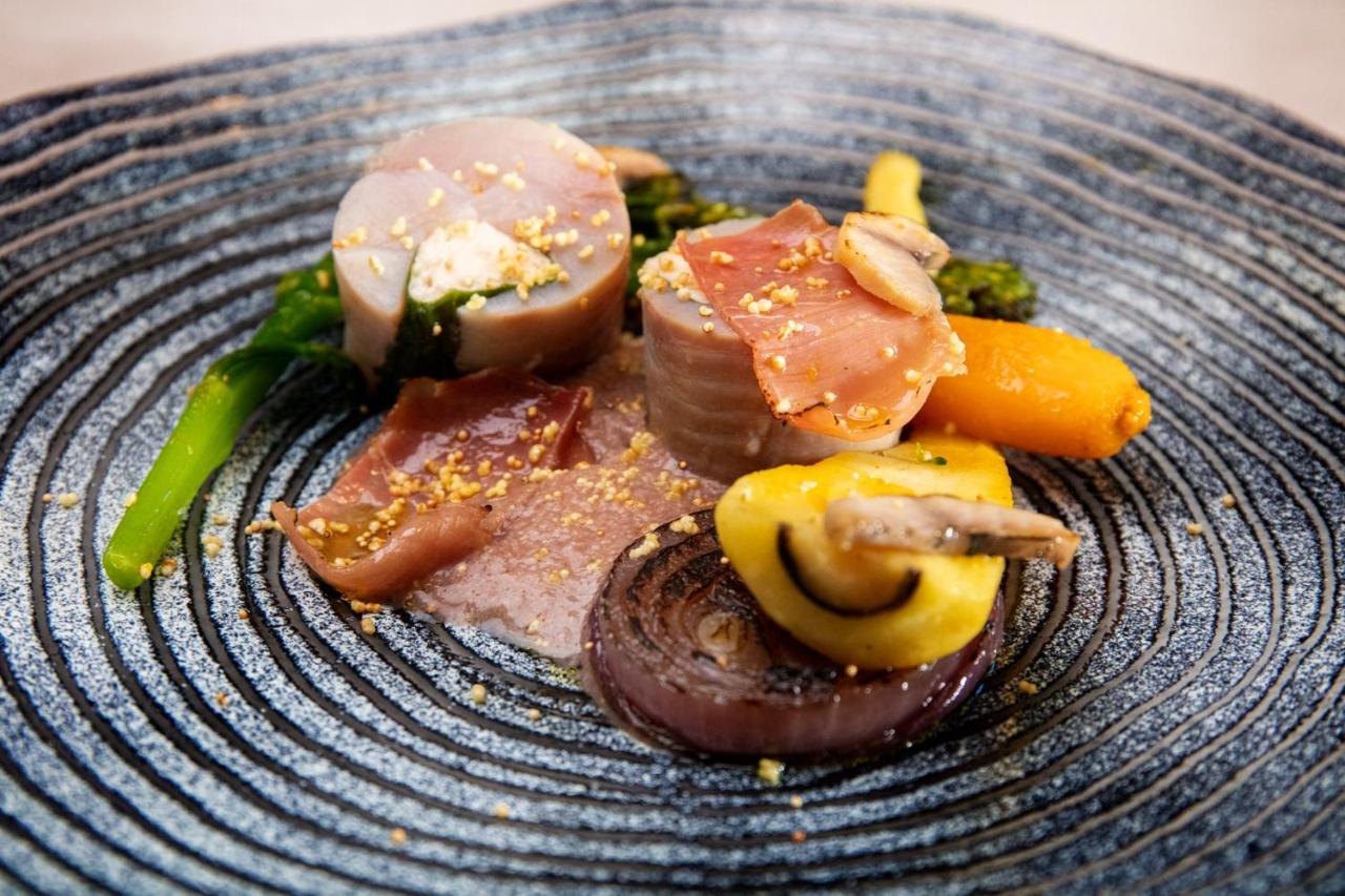 Logis Hotel La Breche - Restaurant Berthelot Amboise Buitenkant foto