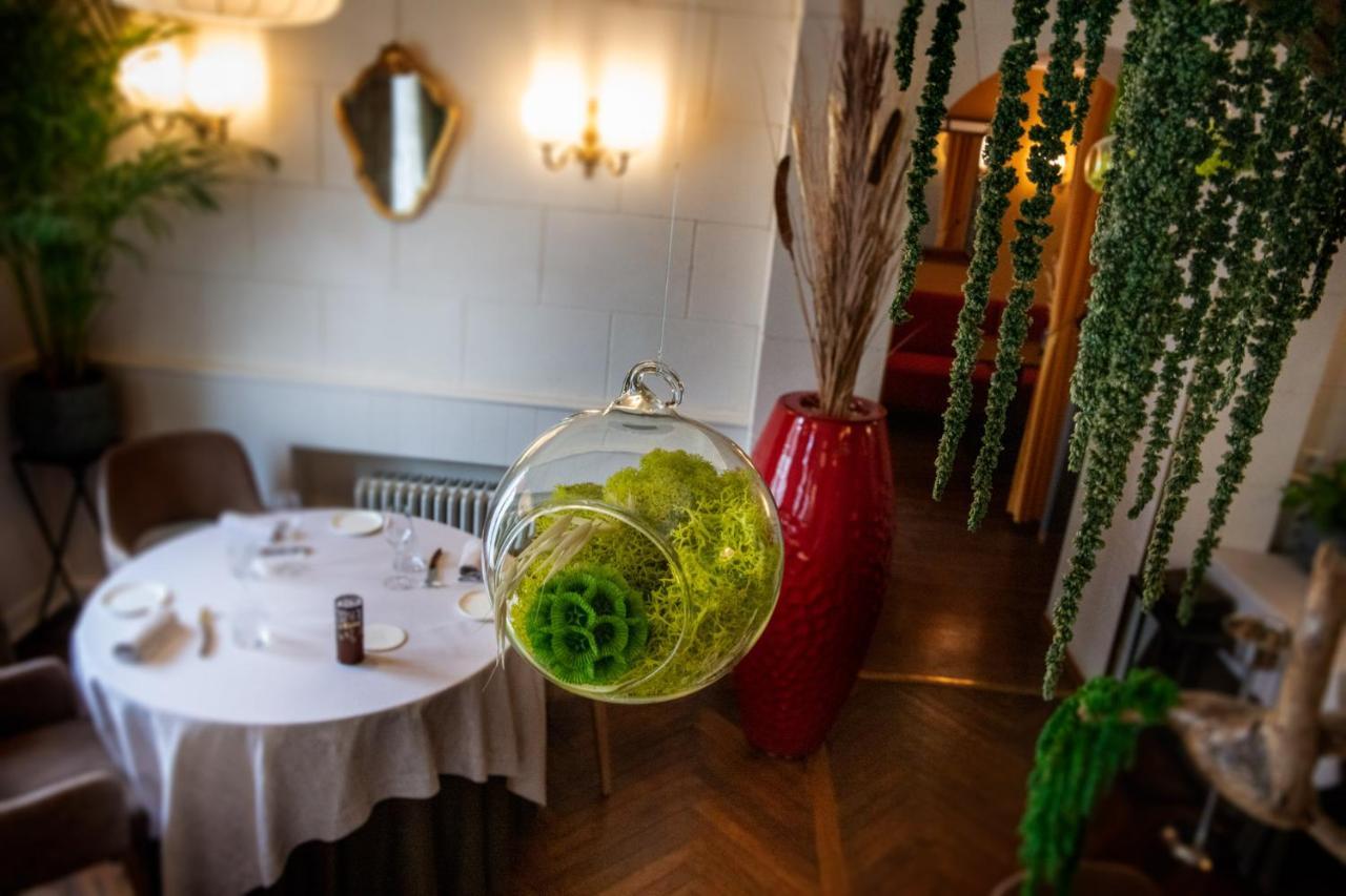 Logis Hotel La Breche - Restaurant Berthelot Amboise Buitenkant foto