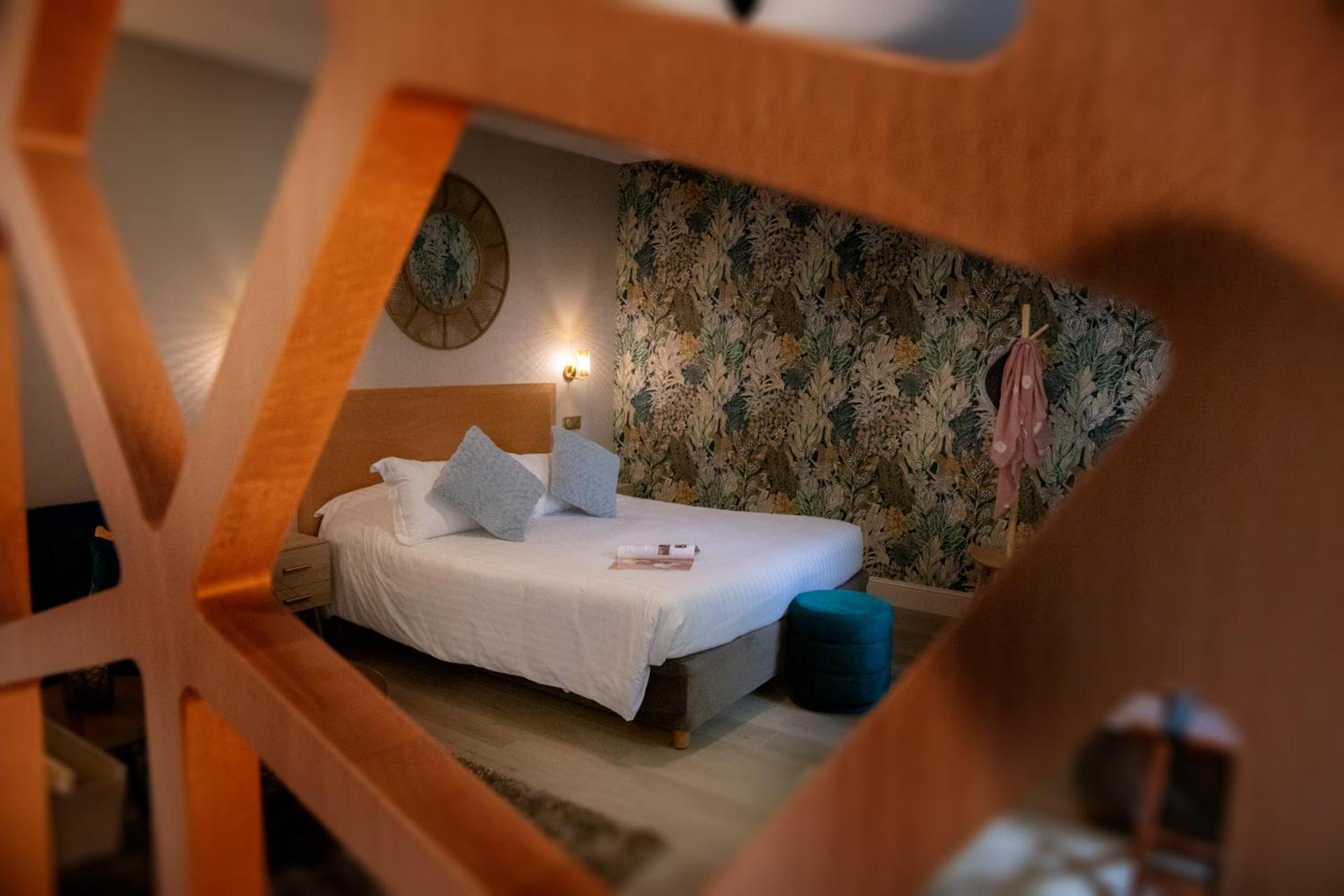 Logis Hotel La Breche - Restaurant Berthelot Amboise Buitenkant foto