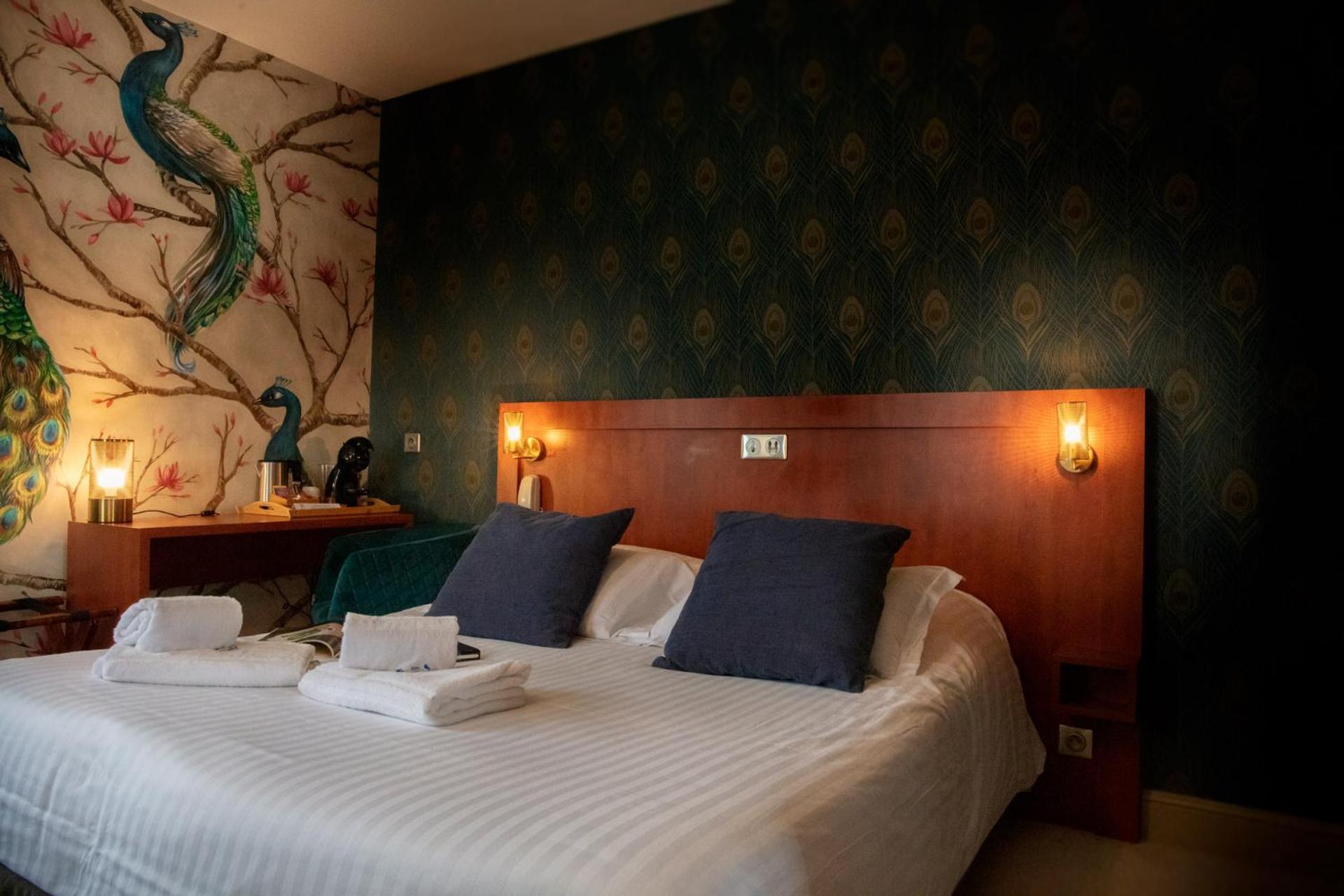 Logis Hotel La Breche - Restaurant Berthelot Amboise Buitenkant foto