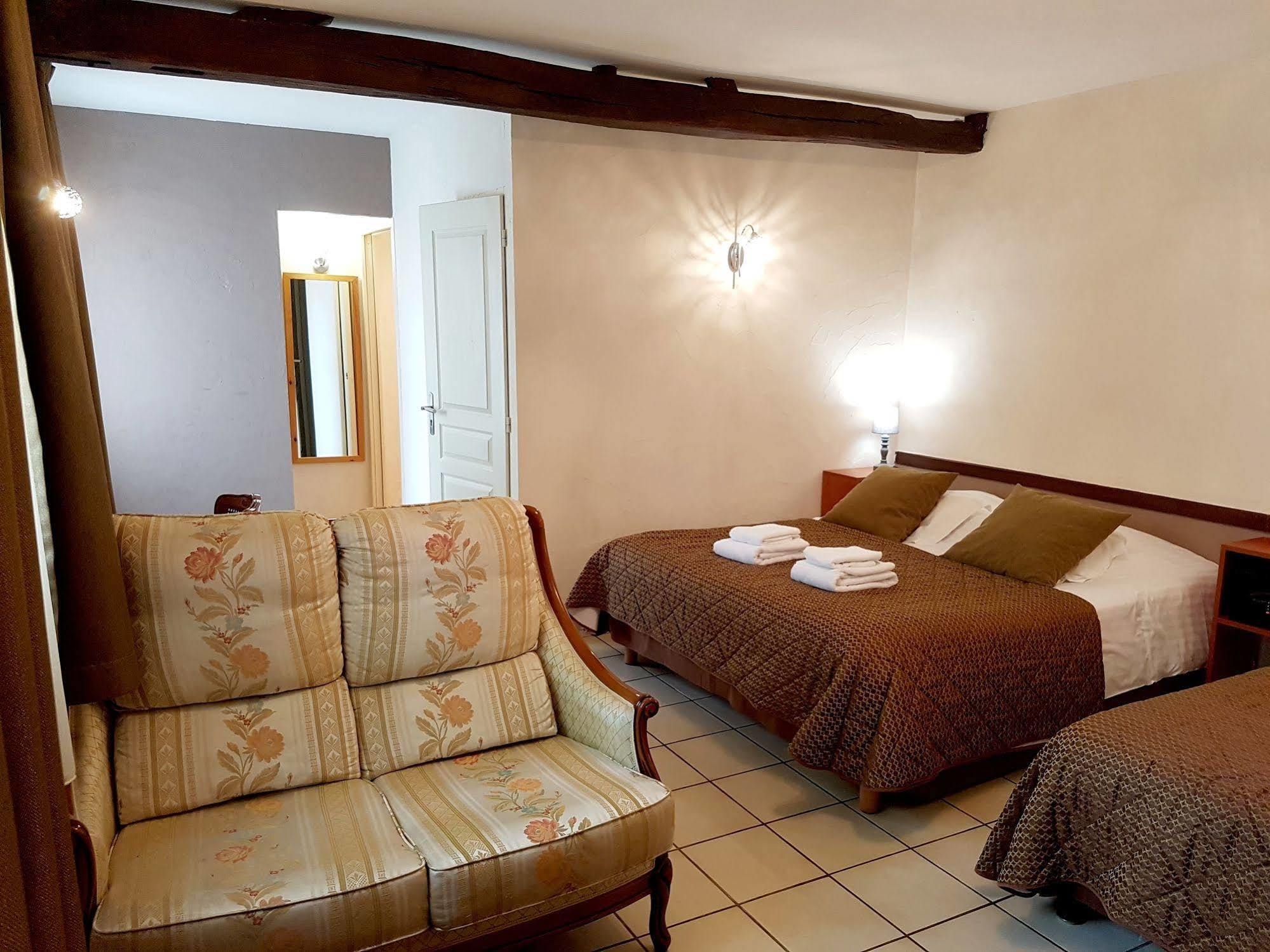 Logis Hotel La Breche - Restaurant Berthelot Amboise Buitenkant foto
