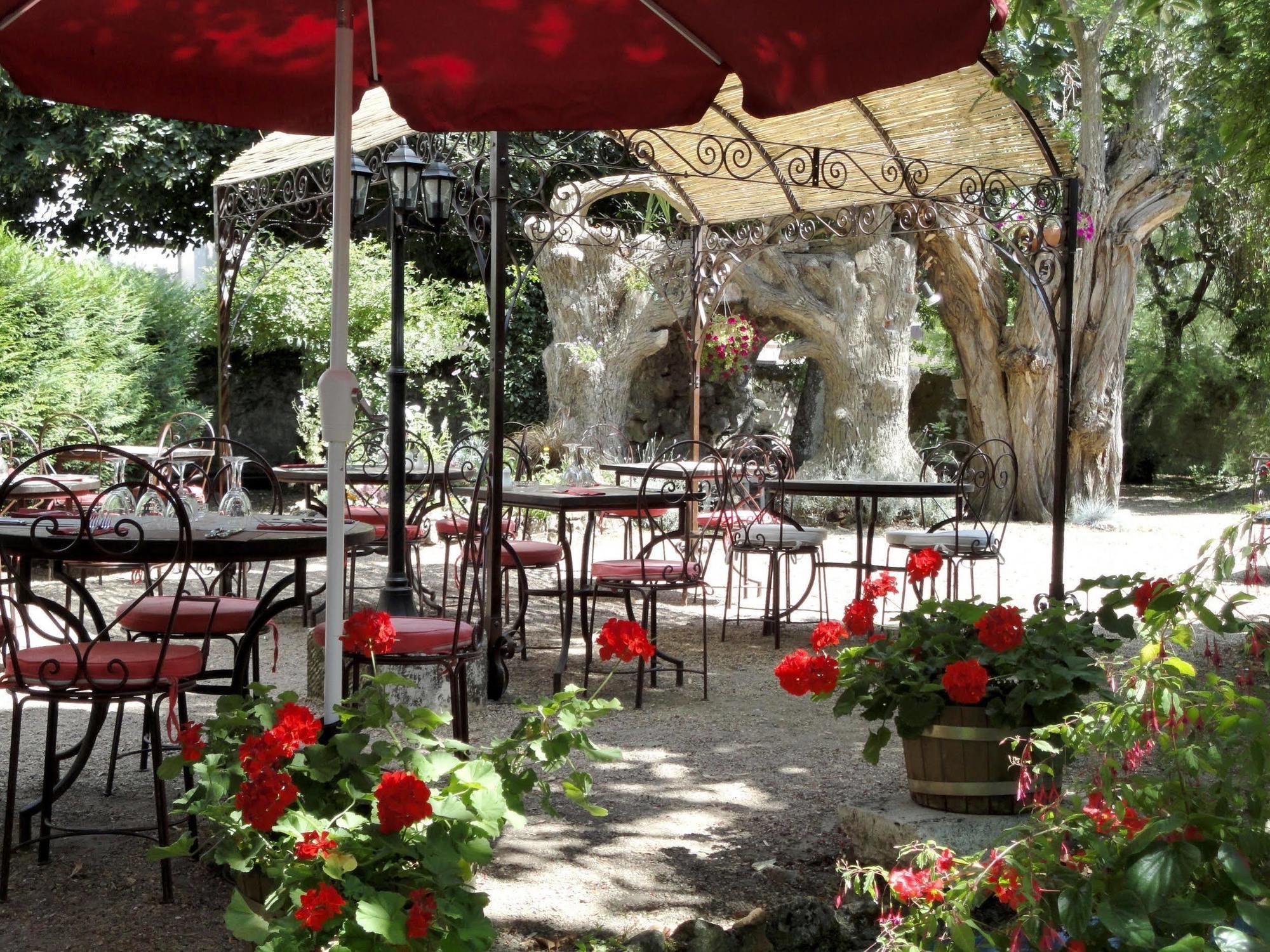Logis Hotel La Breche - Restaurant Berthelot Amboise Buitenkant foto